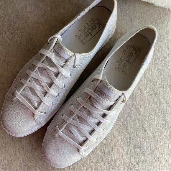 Woman’s KEDS Triple Kick Met Silver Sneakers Size 7 Only Worn Once! - Picture 3 of 12